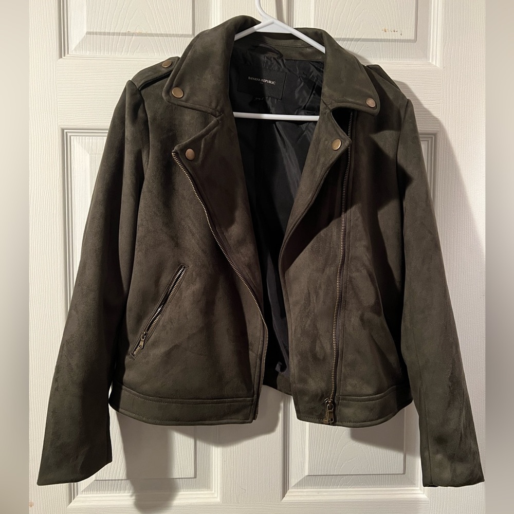 Banana Republic vegan suede moto jacket, Women’s size small petite, green.